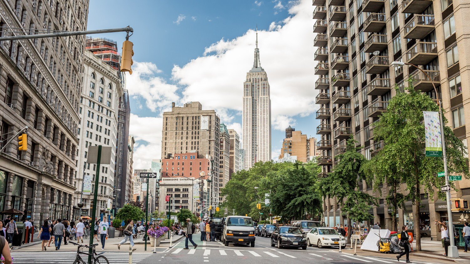 empire state hotel image credit shutterstock_stockelements